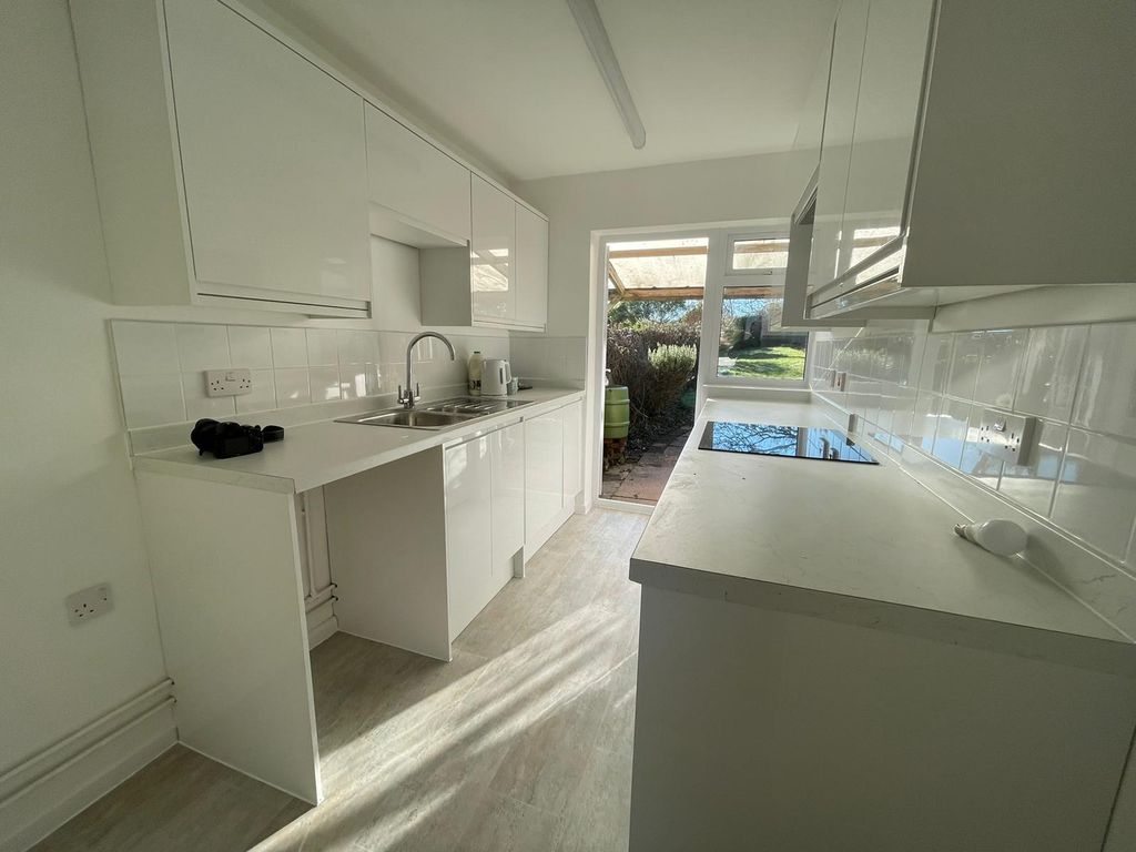 Property photo 2 of 11 Image