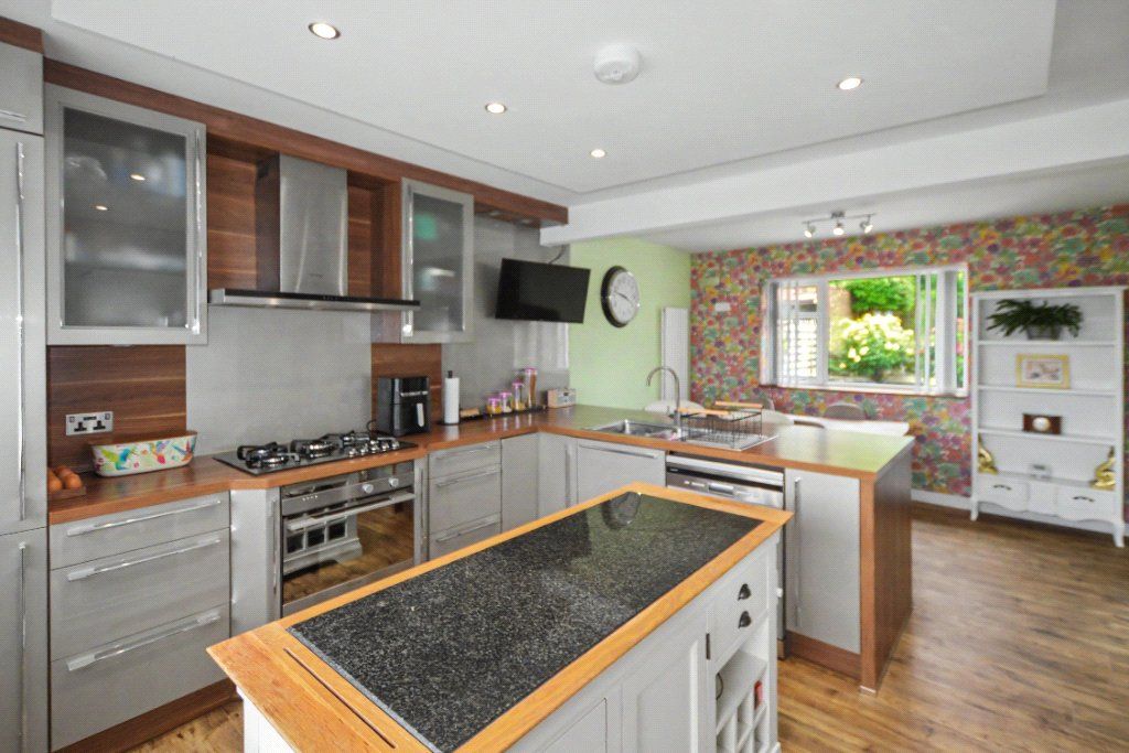 Property photo 2 of 18 Picture No. 12