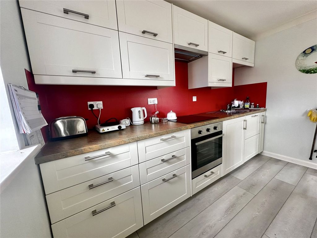 Property photo 3 of 8 Picture No. 13