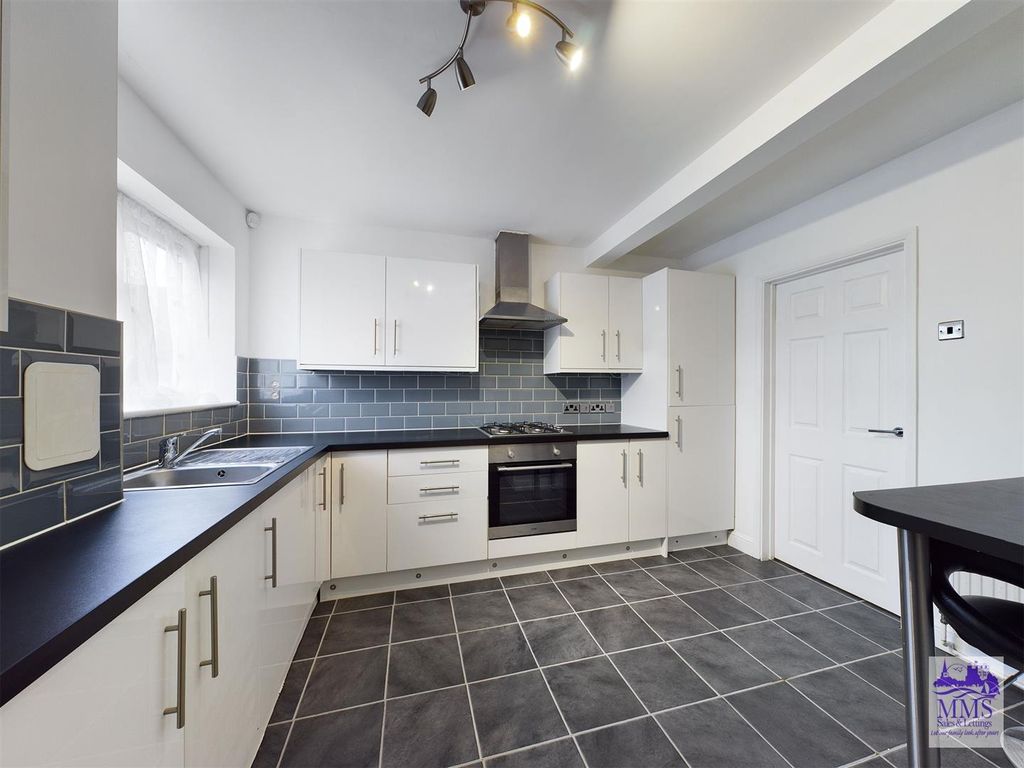 Property photo 3 of 10 Cam00393P1-Pr0233-Still02.Jpg