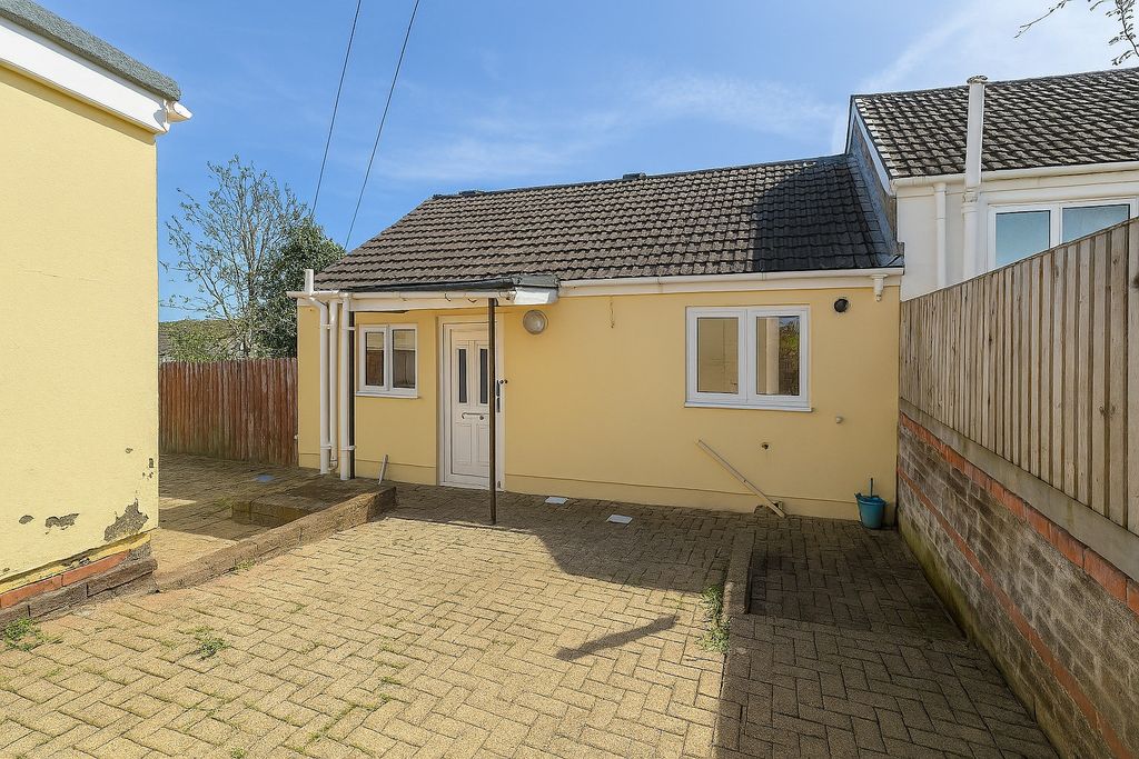 Property photo 1 of 5