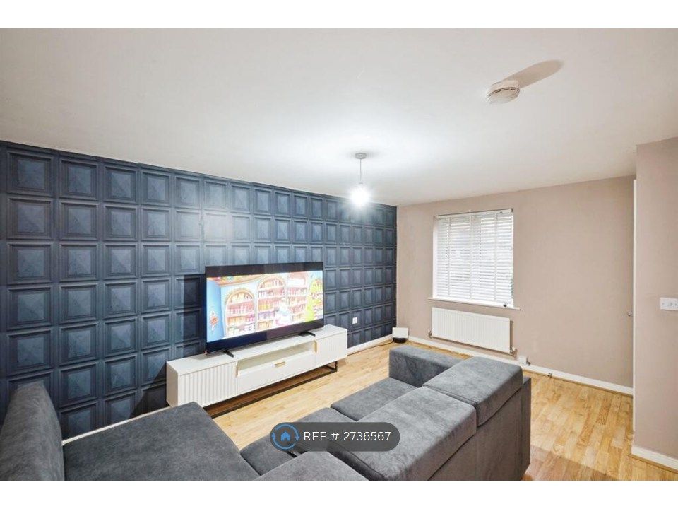 Property photo 3 of 14 Living Room