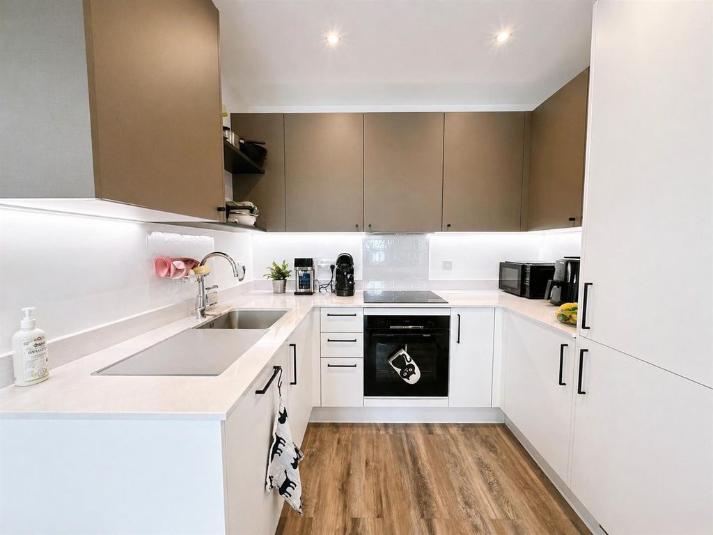 Property photo 3 of 15