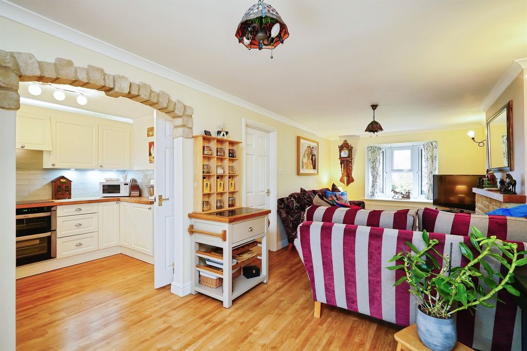 Property photo 3 of 14