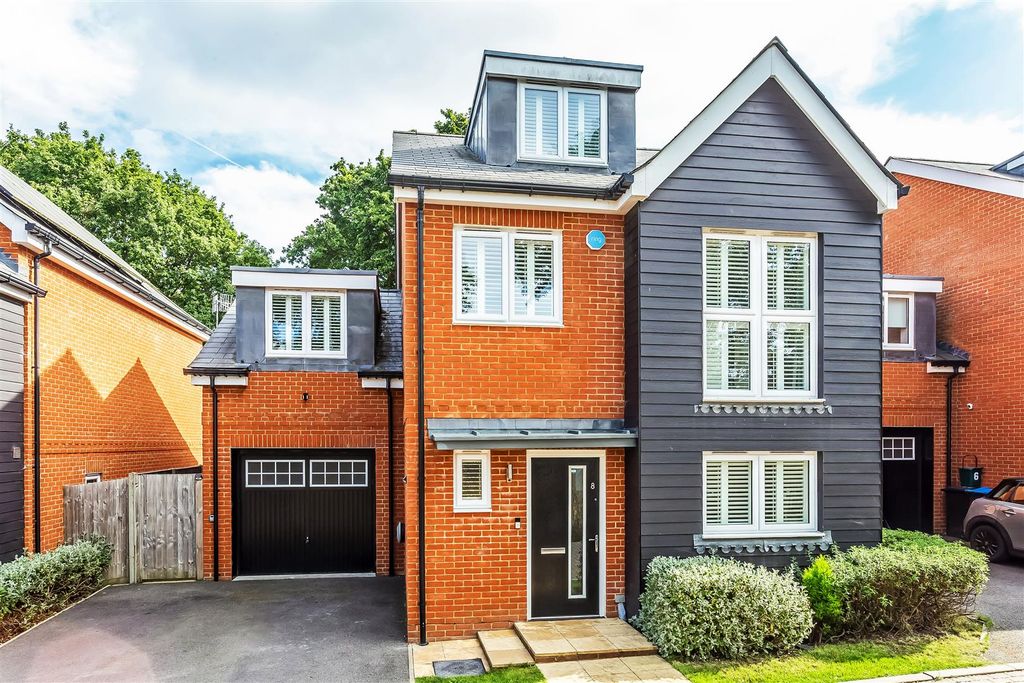 Property photo 1 of 25 8-Four-Oaks-28.Jpg