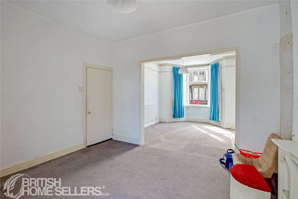 Property photo 3 of 13 Picture No. 14