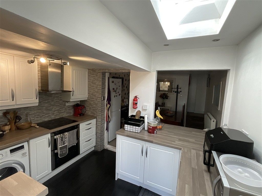 Property photo 2 of 12 Kitchen