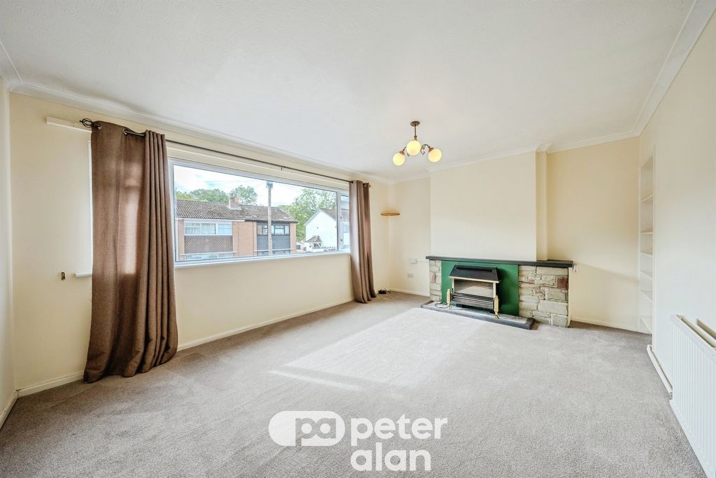 Property photo 3 of 33