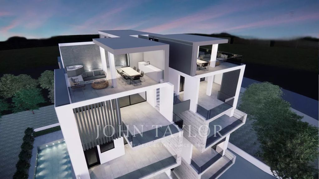 Property photo 2 of 13