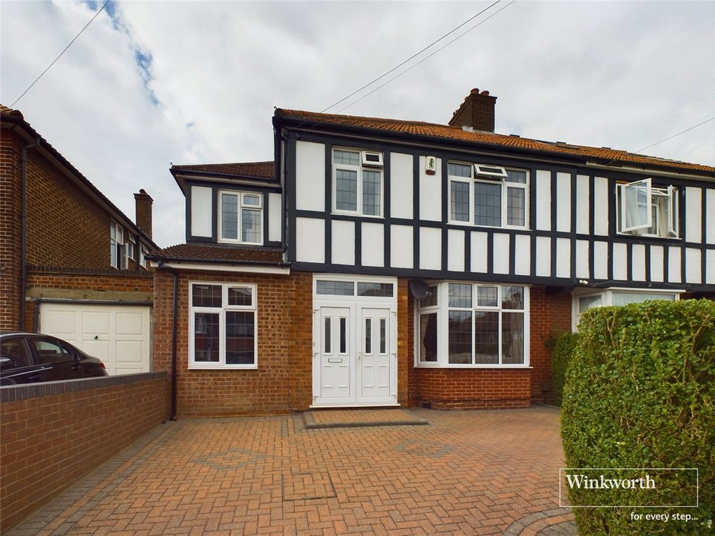 Property photo 2 of 11 External