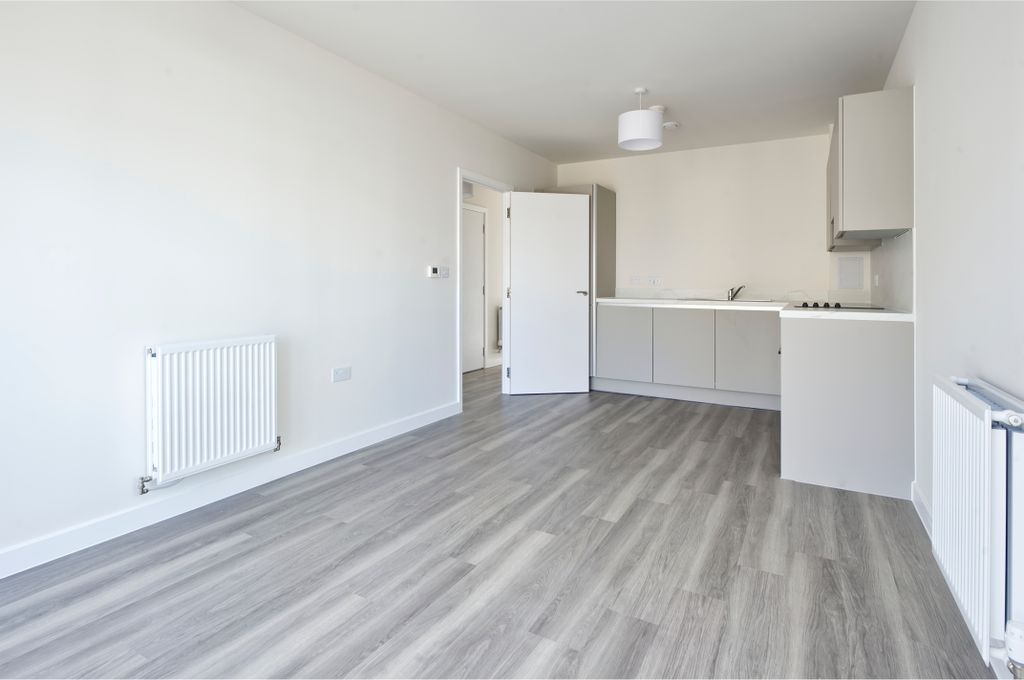 Property photo 3 of 15 Flat 15 Iris Hse-4518