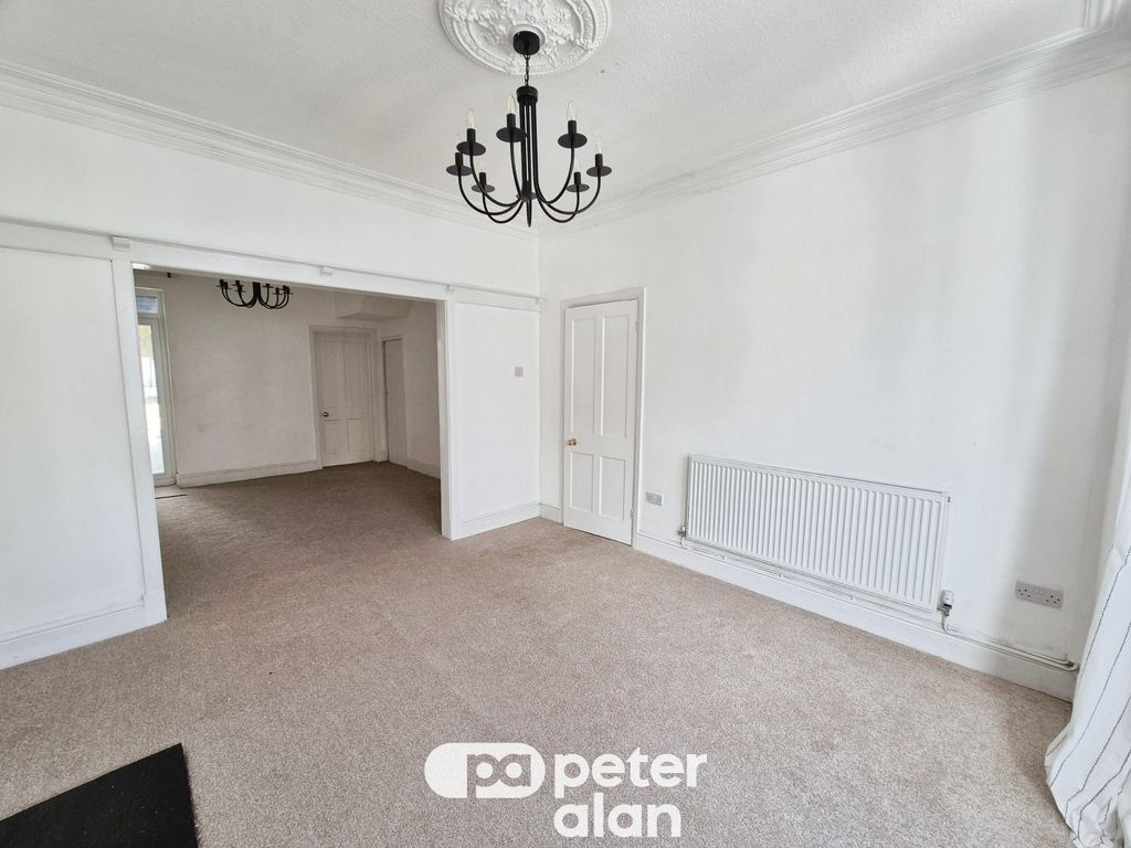 Property photo 3 of 14 Image