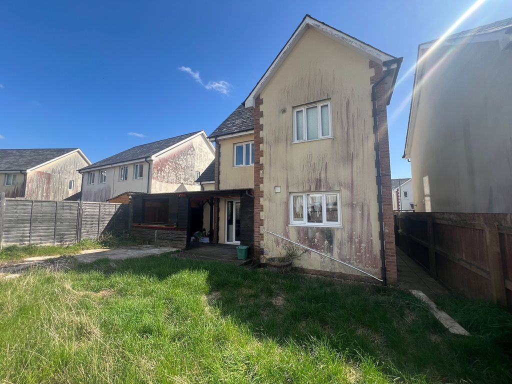 Property photo 2 of 31