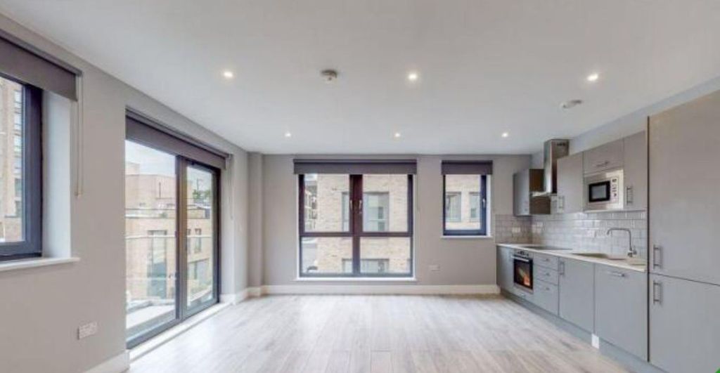 Property photo 3 of 28