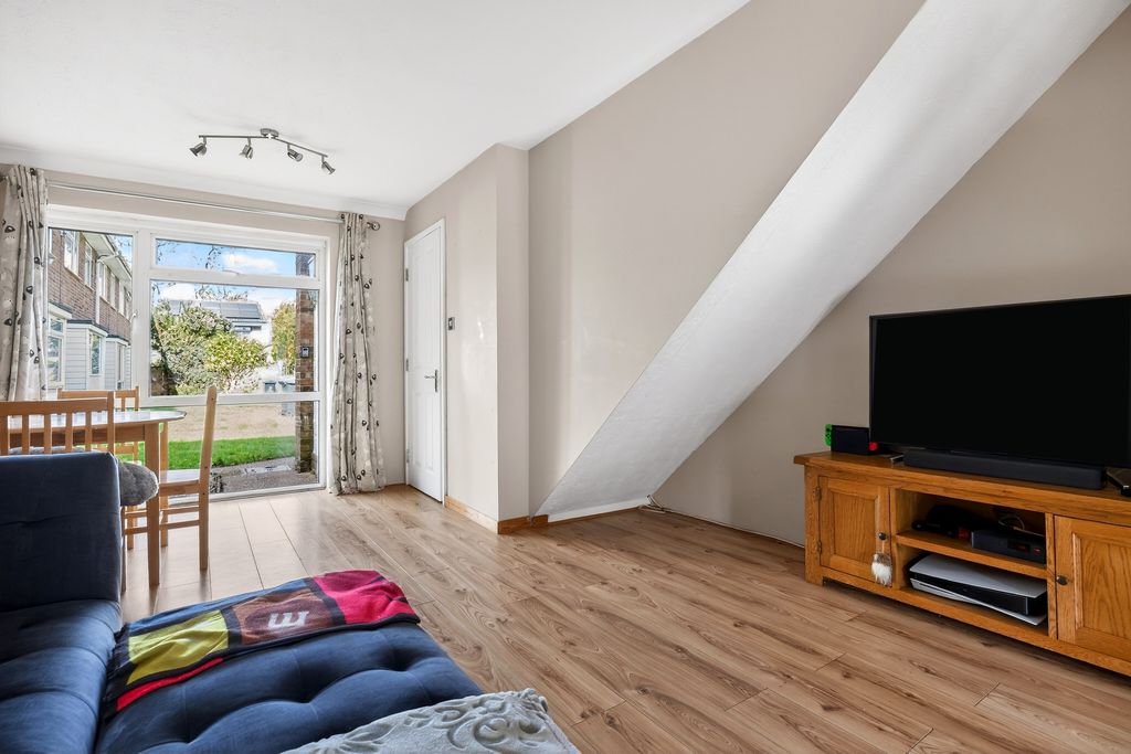 Property photo 2 of 20