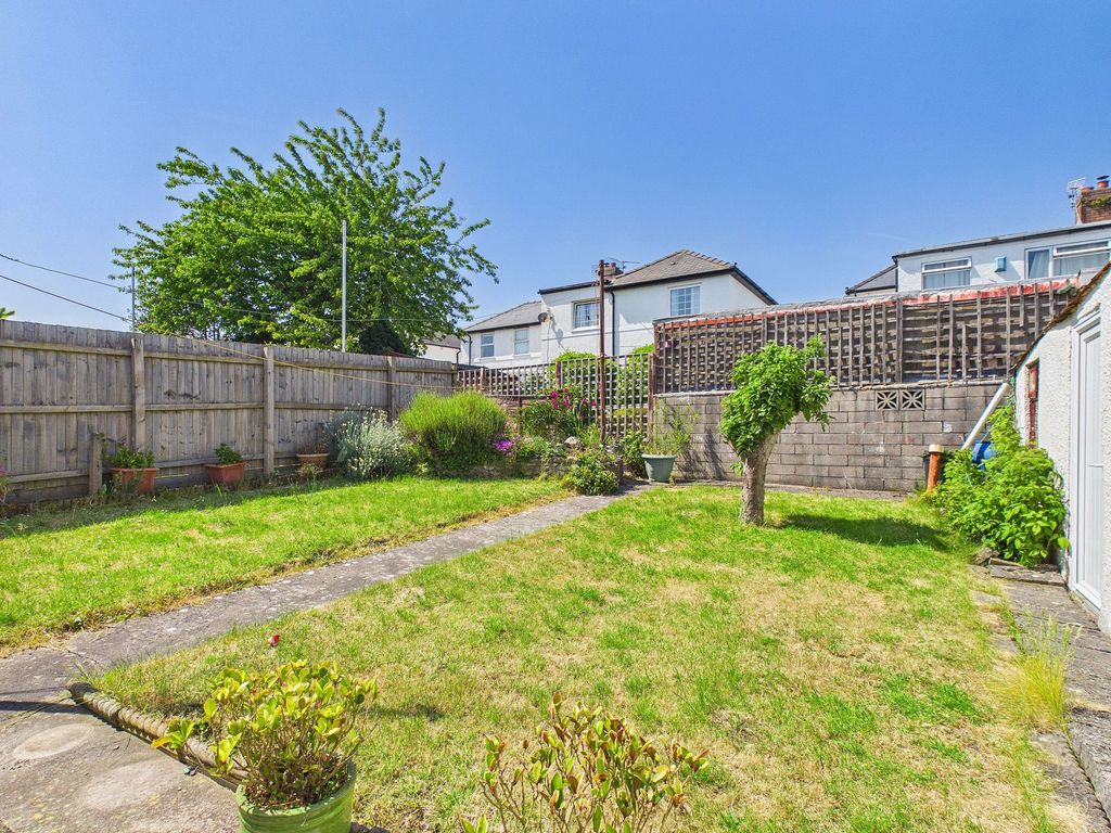 Property photo 2 of 32