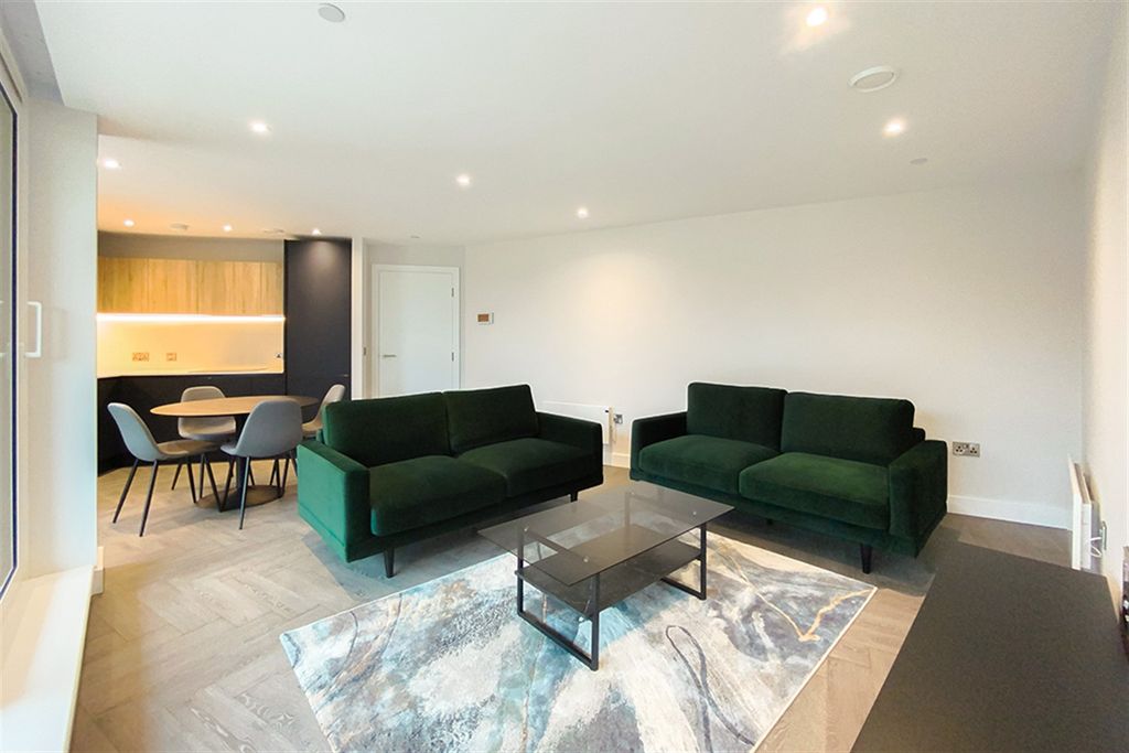 Property photo 2 of 18 (Main)