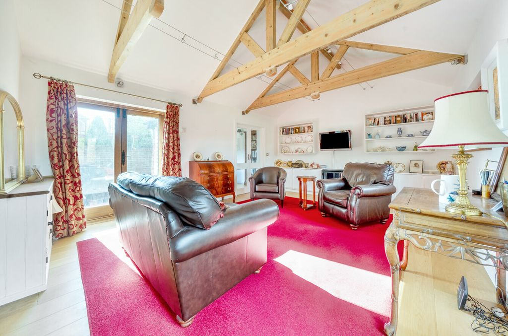 Property photo 3 of 14 1364291-8-68E682B...