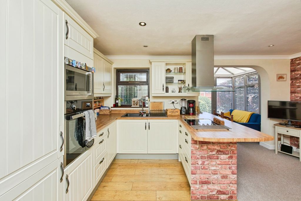 Property photo 2 of 28 Pbox-Img.Jpg