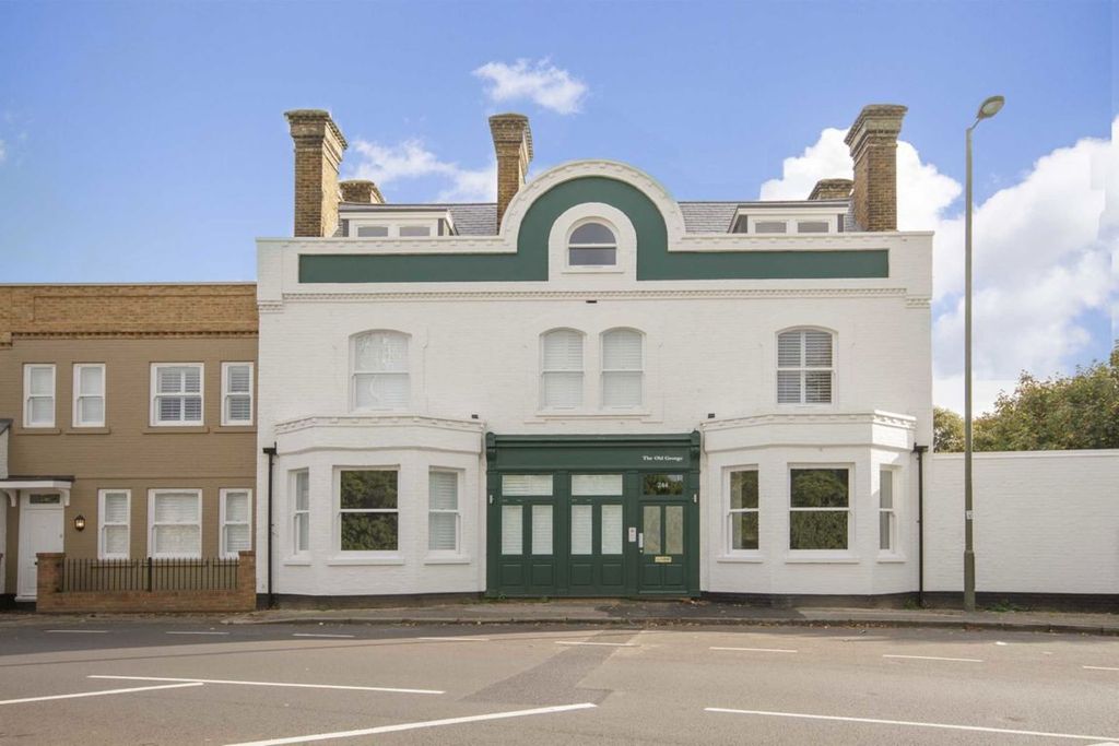 Property photo 1 of 8