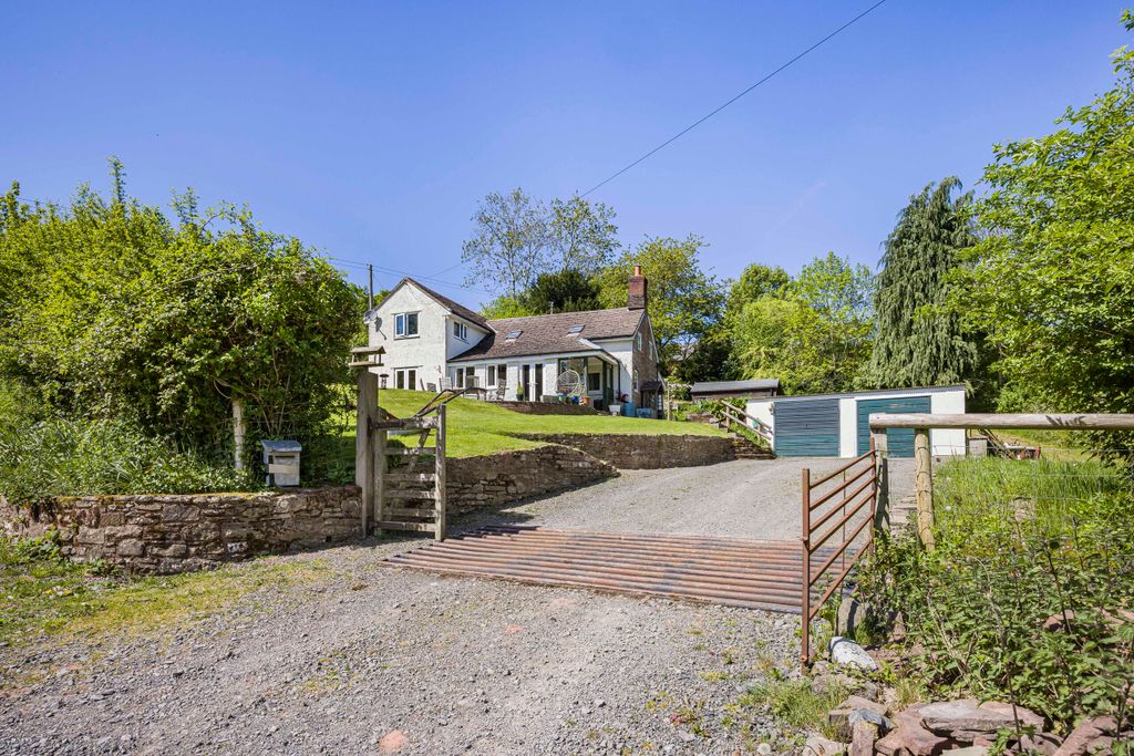 Property photo 2 of 37 48_52196.Jpg