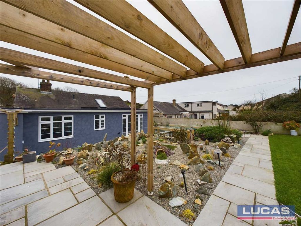 Property photo 3 of 32