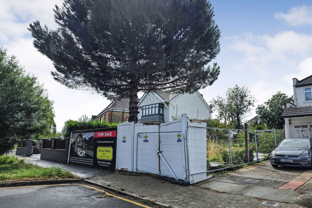 Property photo 3 of 4 Land At 39 Salmon Street, Kingsbury, London, Nw9 8Pp