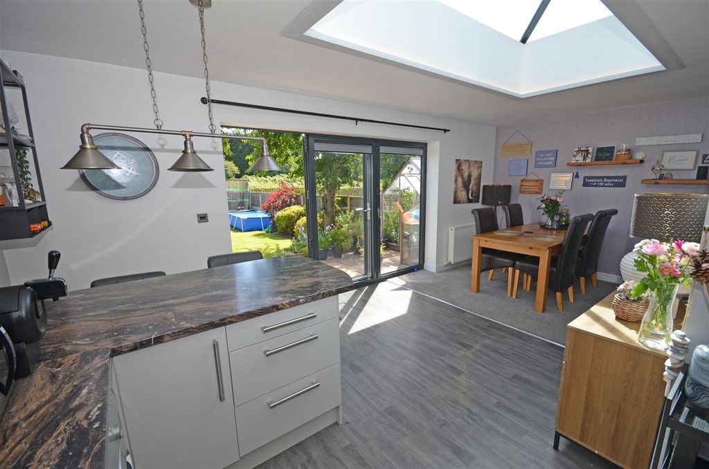 Property photo 3 of 33 01B.Jpg