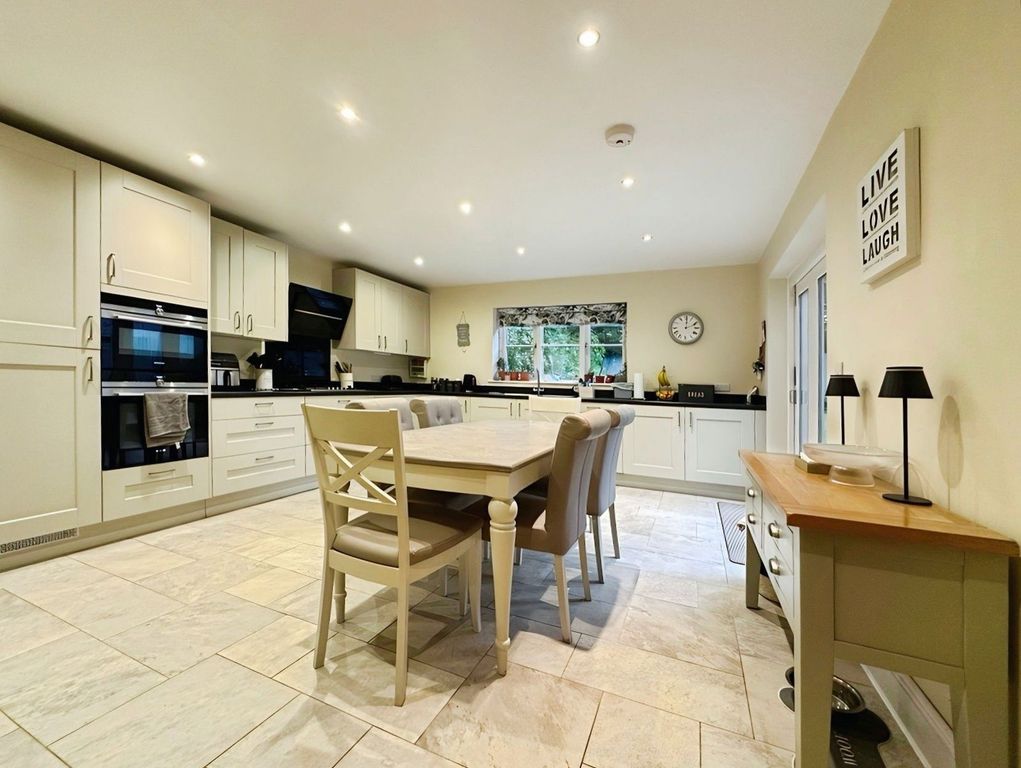 Property photo 3 of 41