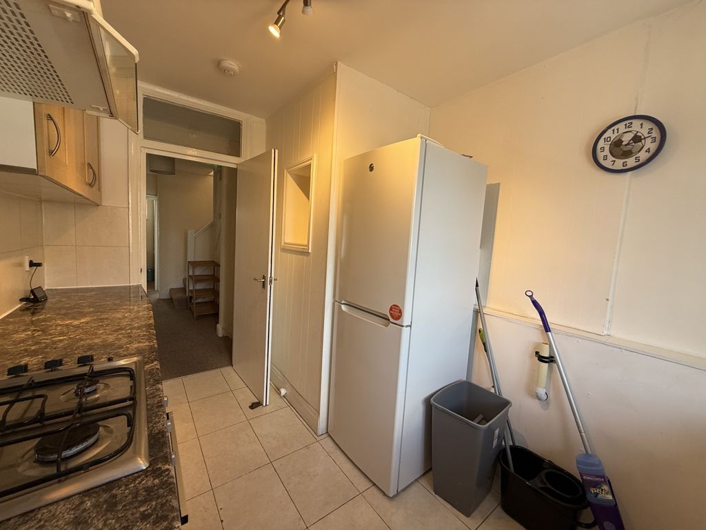 Property photo 2 of 10 Photo 3