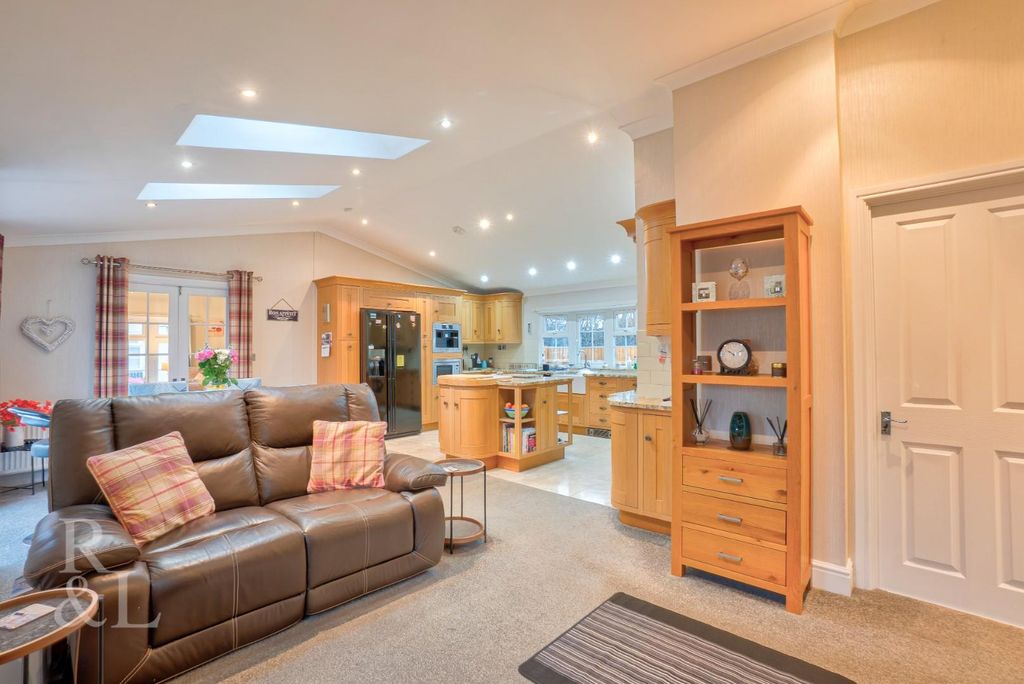 Property photo 2 of 21 1 Moorlands Park (18).Jpg