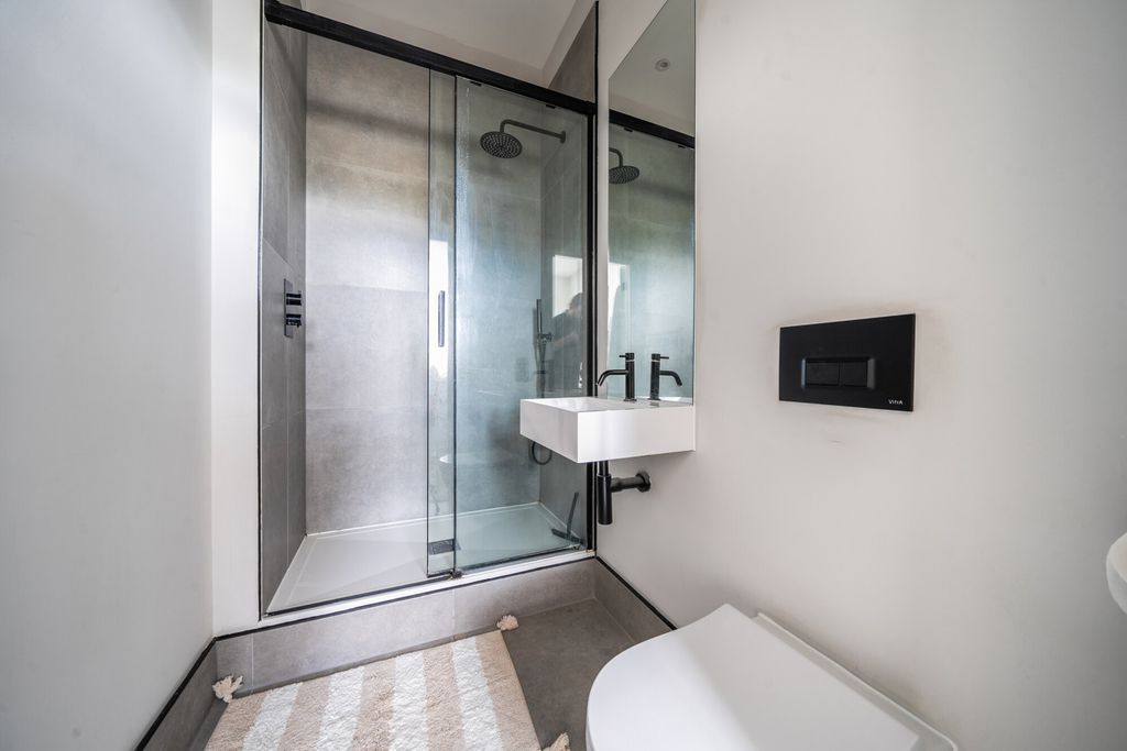 Property photo 3 of 20 1355236-1-68c802c...