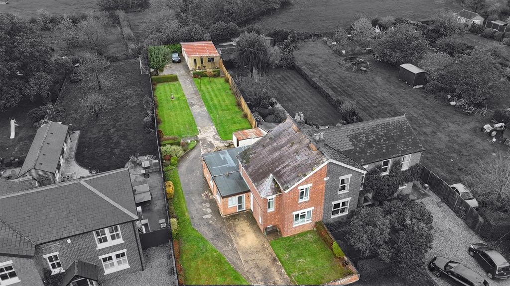 Property photo 2 of 26