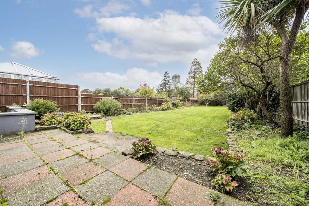 Property photo 2 of 8