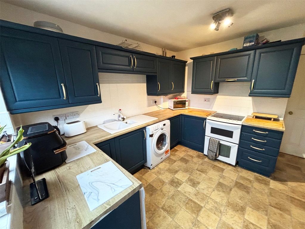 Property photo 2 of 19 Picture No. 28