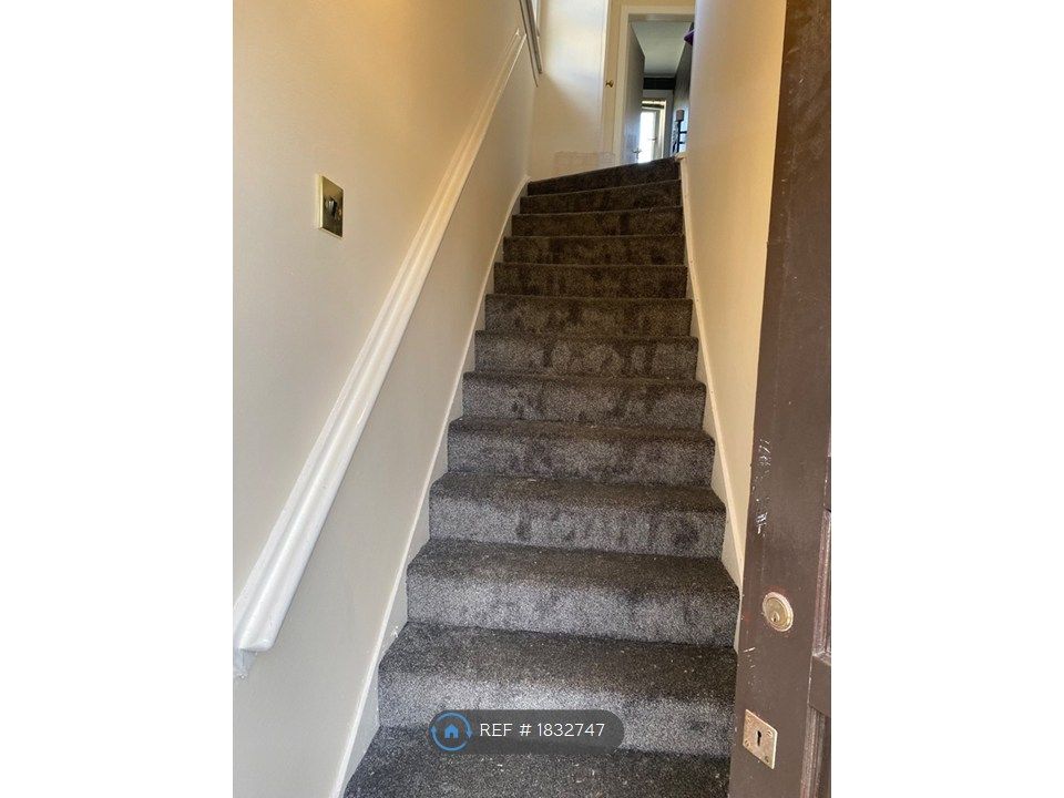Property photo 2 of 10 Private Main Door Entrance
