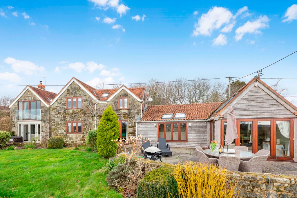 Property photo 1 of 37