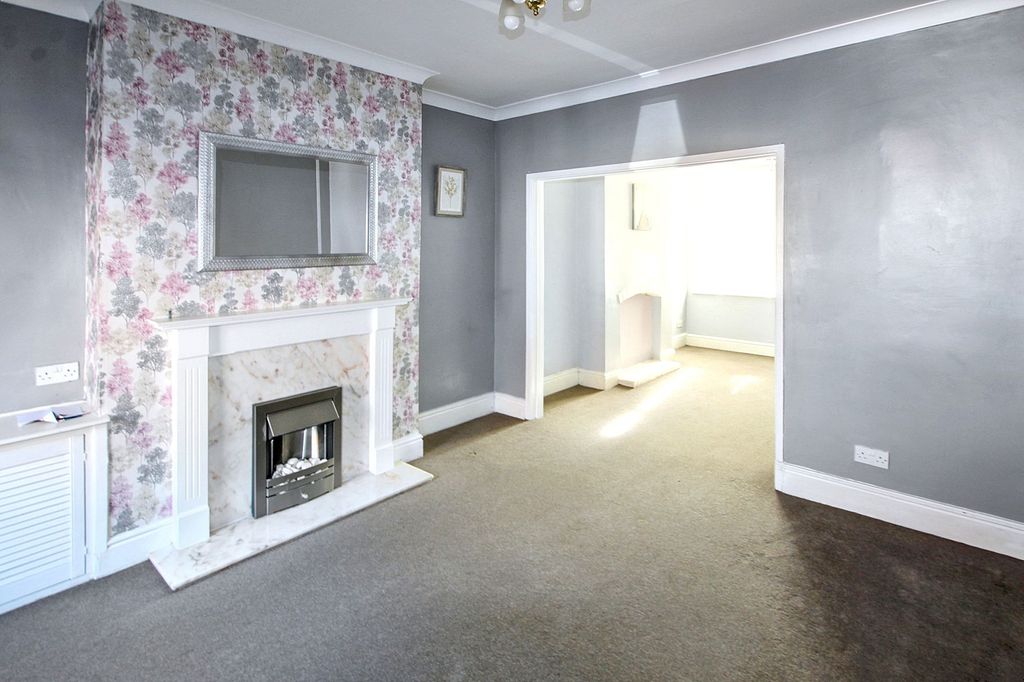 Property photo 2 of 23