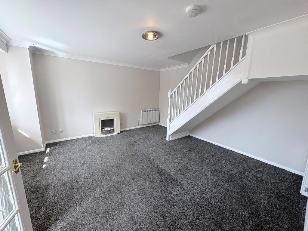 Property photo 3 of 11 Living Room