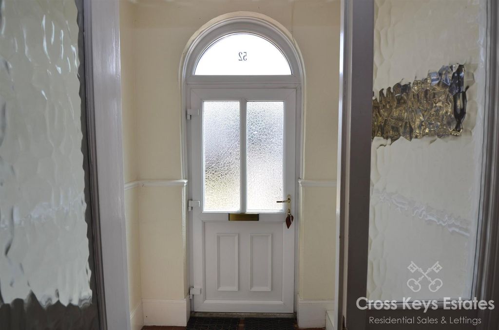 Property photo 3 of 26 Entrance Vestibule