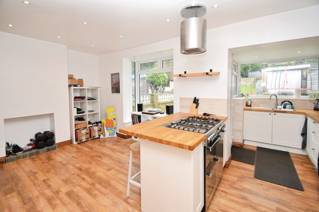 Property photo 2 of 22