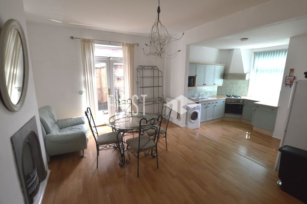 Property photo 1 of 9 Photo 13