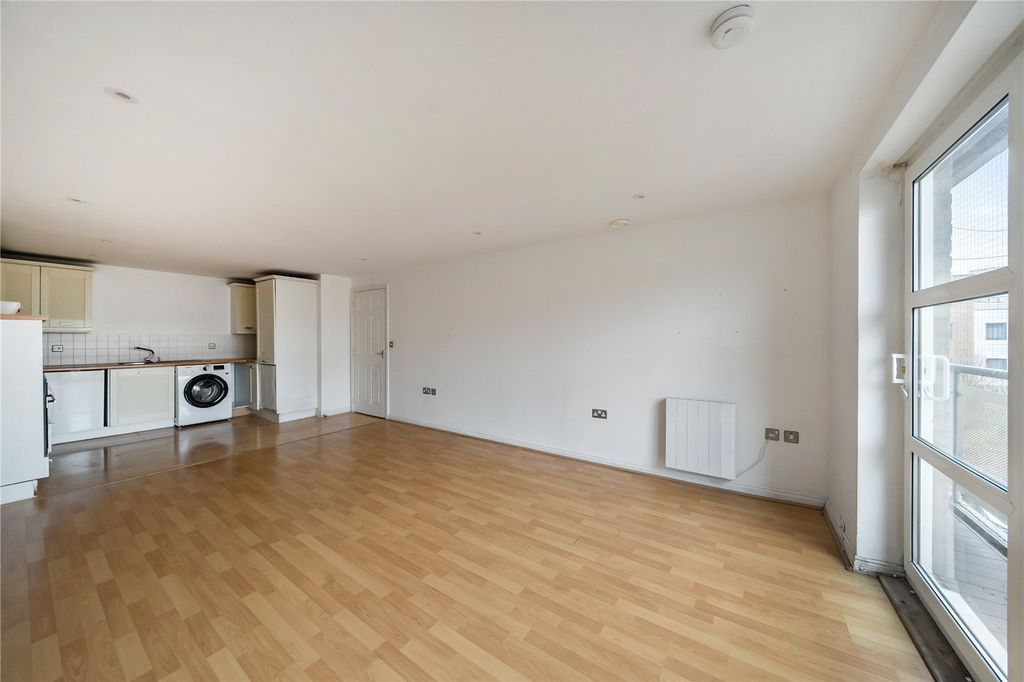 Property photo 3 of 19 Picture No. 14
