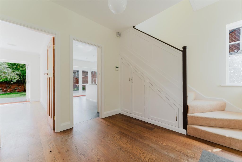 Property photo 3 of 17 23 Cuckoo Entrance 2.Jpg