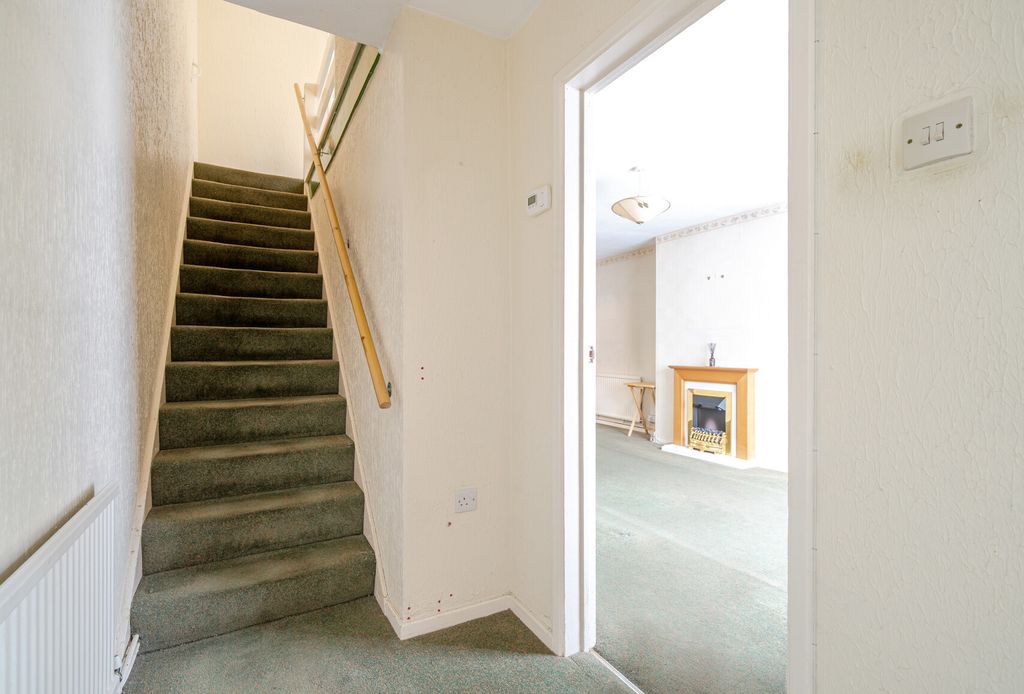 Property photo 2 of 21 1354602-2-68Cbe73...