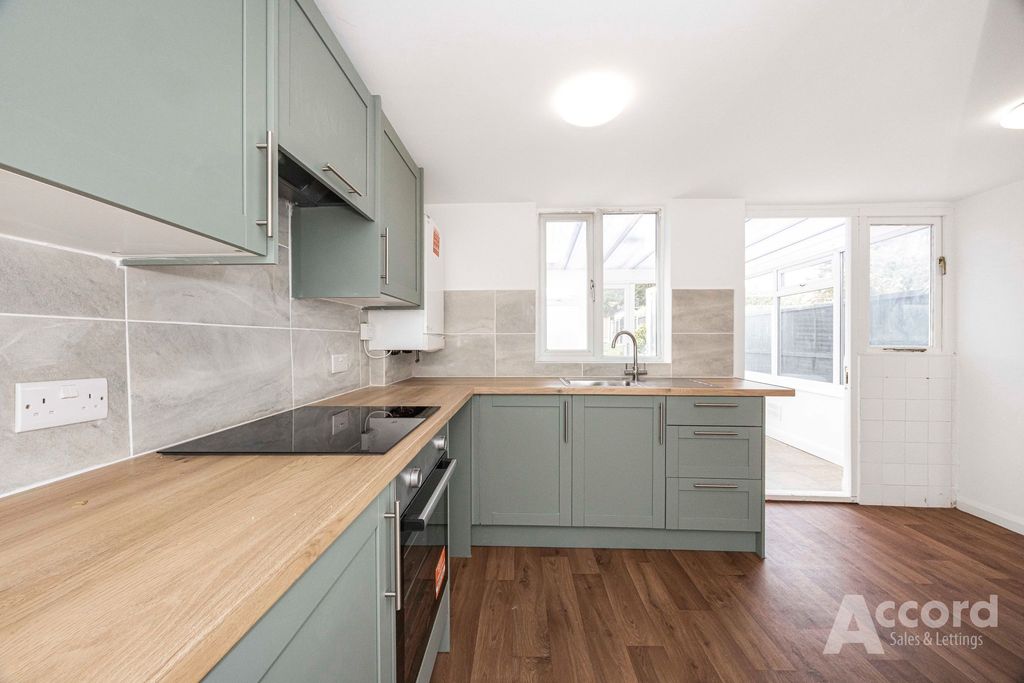 Property photo 2 of 20