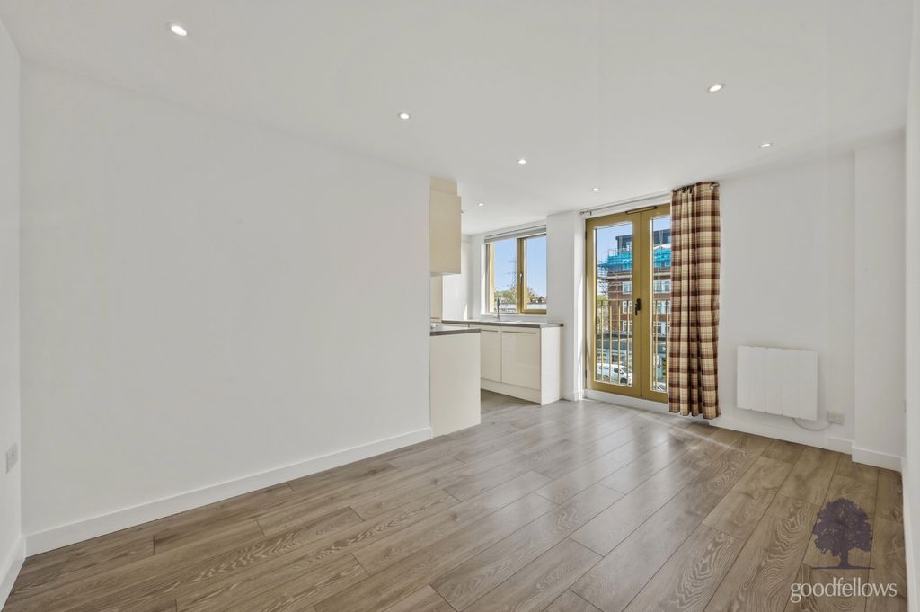 Property photo 3 of 12 Picture No. 20