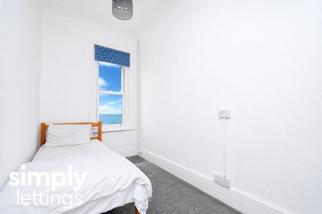Property photo 2 of 18 Photo 16