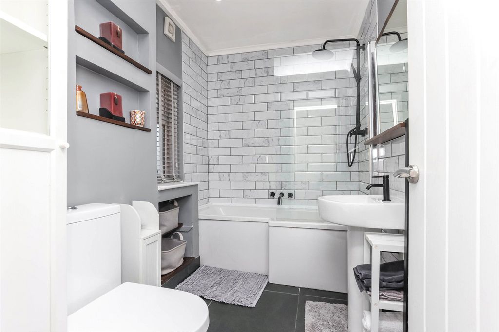 Property photo 3 of 21 Picture No. 15