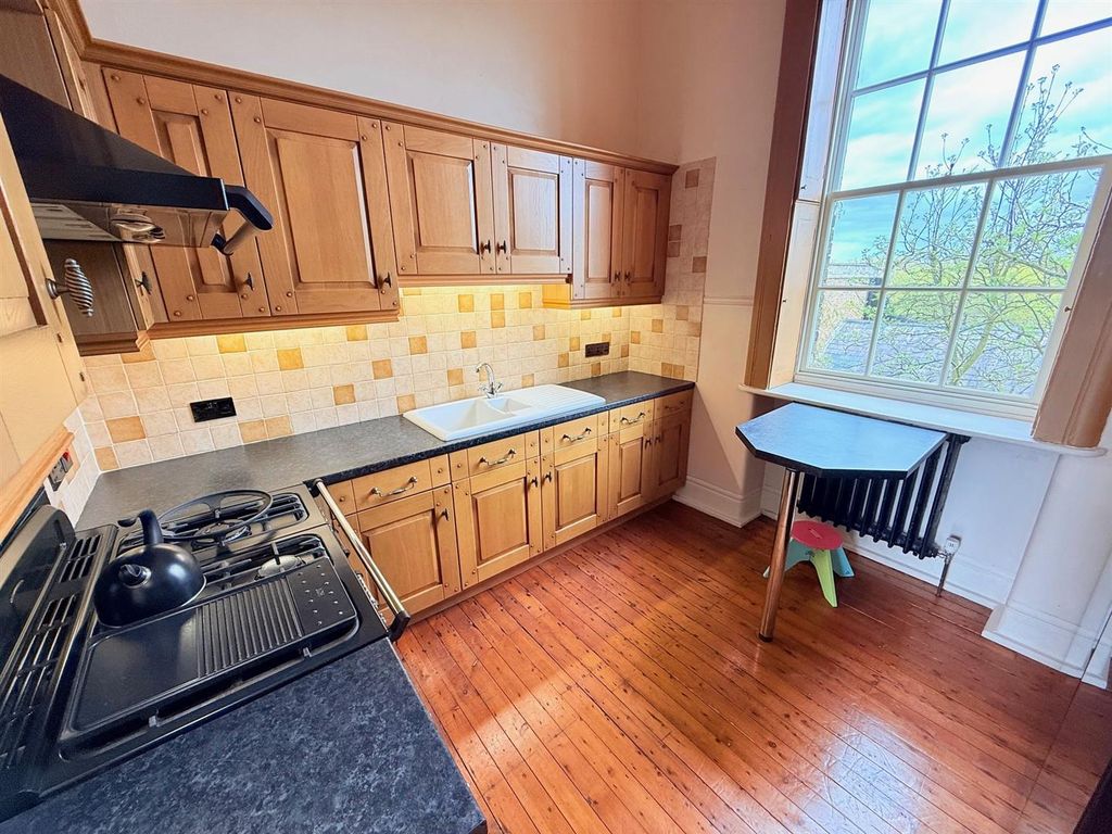 Property photo 3 of 22 Kitchen